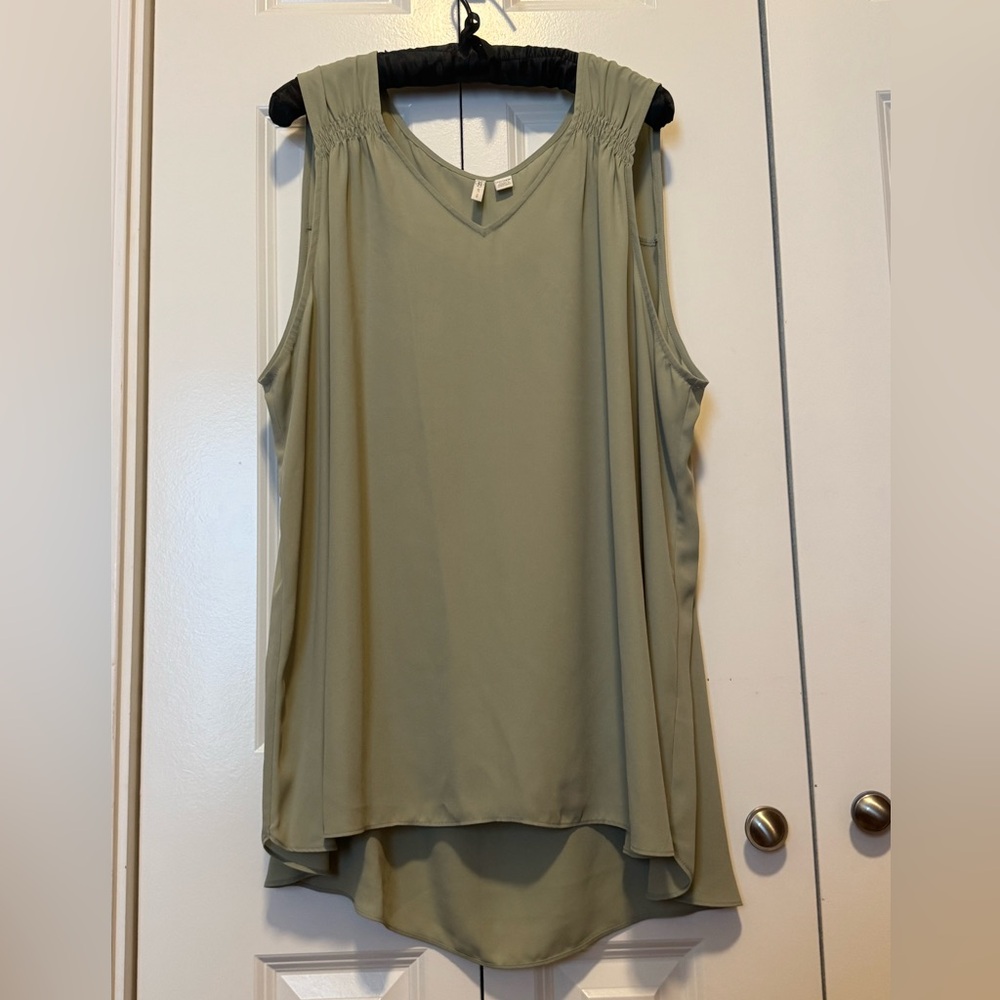 Cato Sage Sleeveless Blouse – Women’s 22/24W – Ruching Detail
